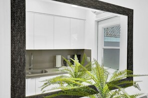 Interior - Cozy 2BR aparthotel near hollywood boardwalk (Hollywood)