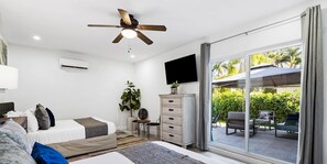Iron/ironing board, WiFi, bed sheets - 4BR retreat w/ heated pool, backyard & BBQ grill (Dania Beach)