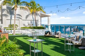 Property grounds - Coastal studio w/ hot tub & gym access (Fort Lauderdale)