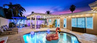 Spacious home w/pool, fire pit & grill