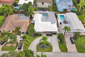 Exterior - Spacious home w/pool, fire pit & grill (Lighthouse Point)