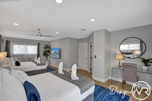 Desk, iron/ironing board, free WiFi, bed sheets - Spacious villa w/pool, courts & game room (Pompano Beach)