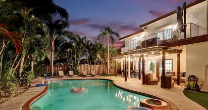 Modern house w/ heated pool & game room