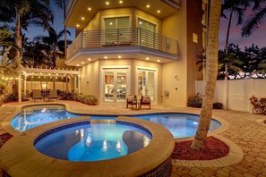 Pool - Luxury villa w/pool, rooftop bar & fire pit (Pompano Beach)