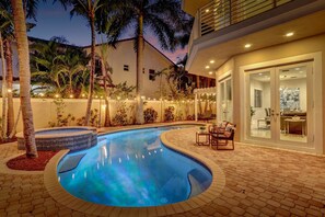 Pool - Luxury villa w/pool, rooftop bar & fire pit (Pompano Beach)