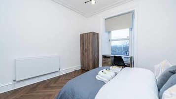 1 bedroom, desk, iron/ironing board, WiFi