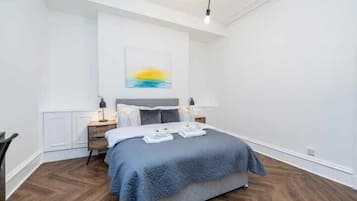 1 bedroom, desk, iron/ironing board, WiFi