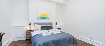 Offshore Contractor 1BR University Area with Fast Wi-Fi and free parking