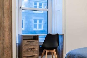 1 bedroom, desk, iron/ironing board, WiFi - Offshore Contractor 1BR University Area with Fast Wi-Fi and free parking (Aberdeen)