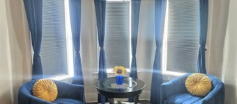 Charming pet friendly bed & breakfast with Washer/Dryer and King size Bed