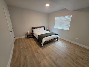 2 chambres, fer et planche à repasser, Wi-Fi gratuit, draps fournis