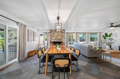 Pool - Pickleball - Basket - Soccer - Game Room!
