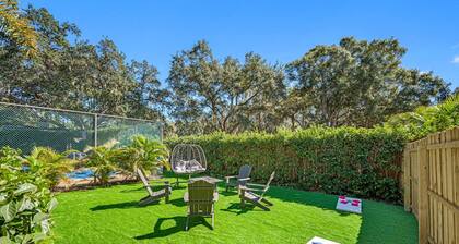 Pool - Pickleball - Basket - Soccer - Game Room!
