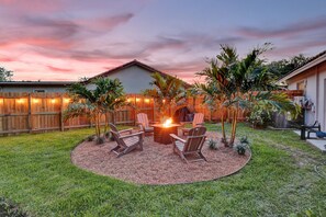 Property grounds - Family home w/pool & mini-soccer field (Davie)