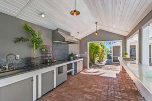 冷蔵庫、電子レンジ、コンロ、食器洗い機