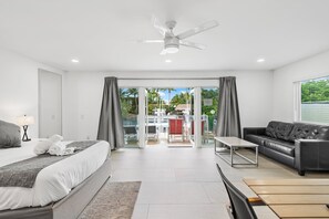 Bed sheets - Bright First‑Floor Apt w/Patio & Mini‑Golf (Deerfield Beach)