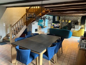 Dining - Secluded 18th-Century Estate, Elegant Renovation in Pure Nature (Le Bouyssou)