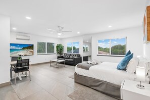 WiFi, bed sheets - Spacious Apartment w/Patio & Mini-Golf (Deerfield Beach)