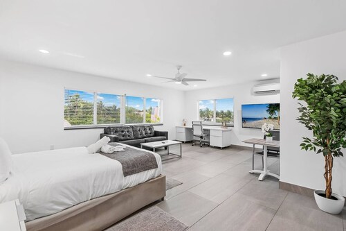 Apartment w/Balcony & Mini-Golf
