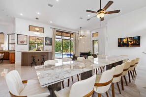 Dining - Spacious home w/pool & tennis court (Sunrise)