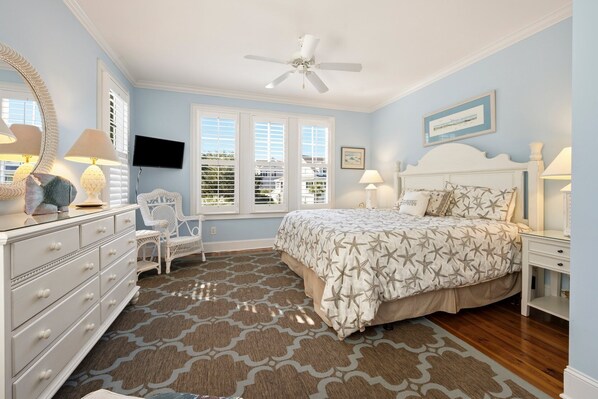 Free WiFi, bed sheets - 5BR/6BA Coastal Retreat with Elevator, Screened Porches & Easy Beach Access (Georgetown)