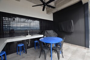 Outdoor dining - KYO Constella (Monterrey)