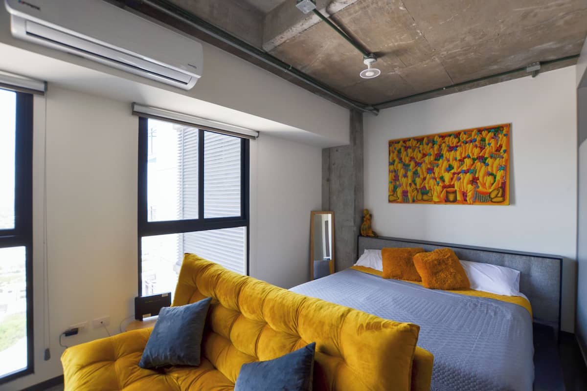 시티 스튜디오, 발코니, 시내 전망 | 거실 공간