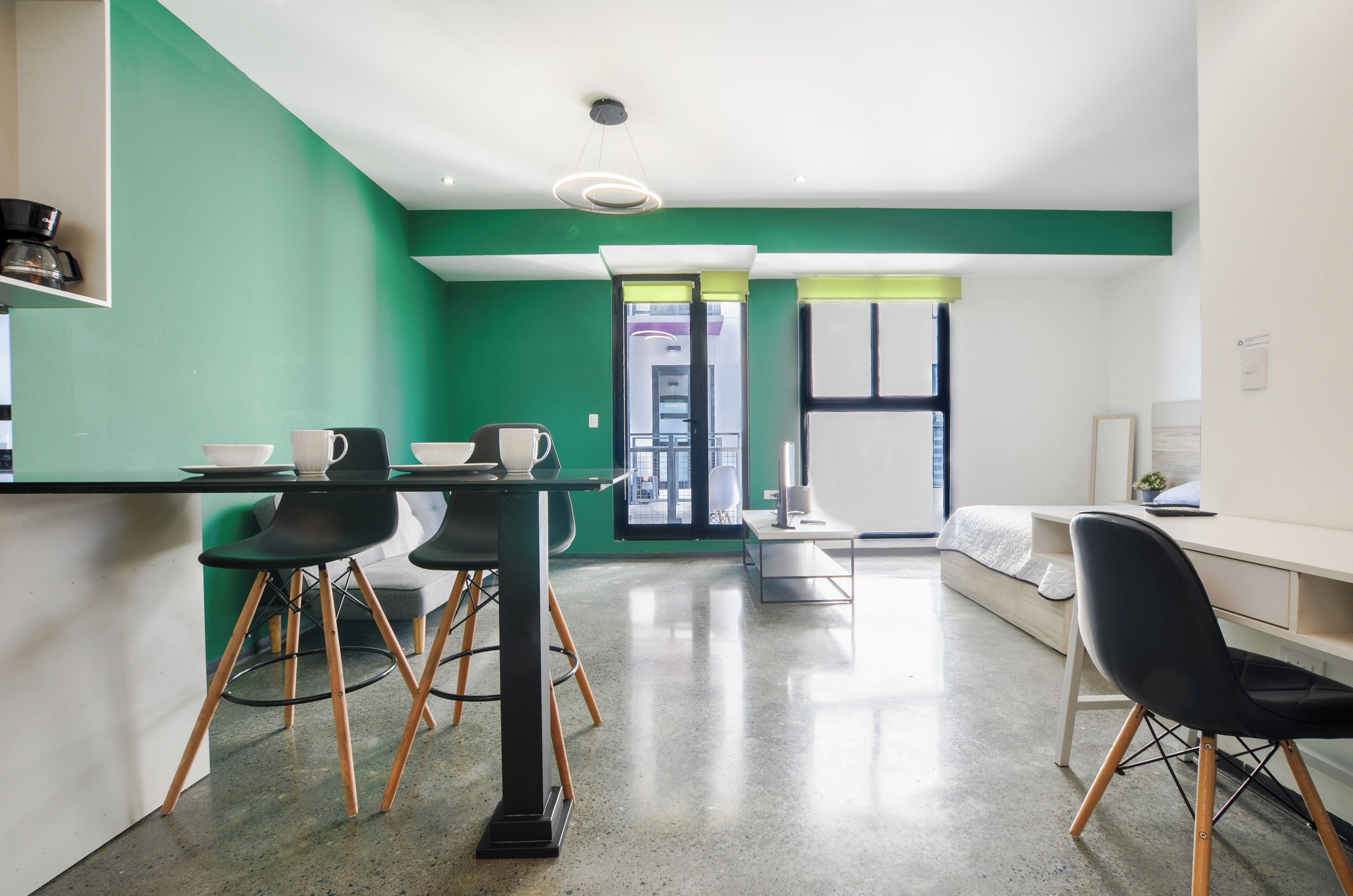 Business Studio, Balcony, City View | Living area