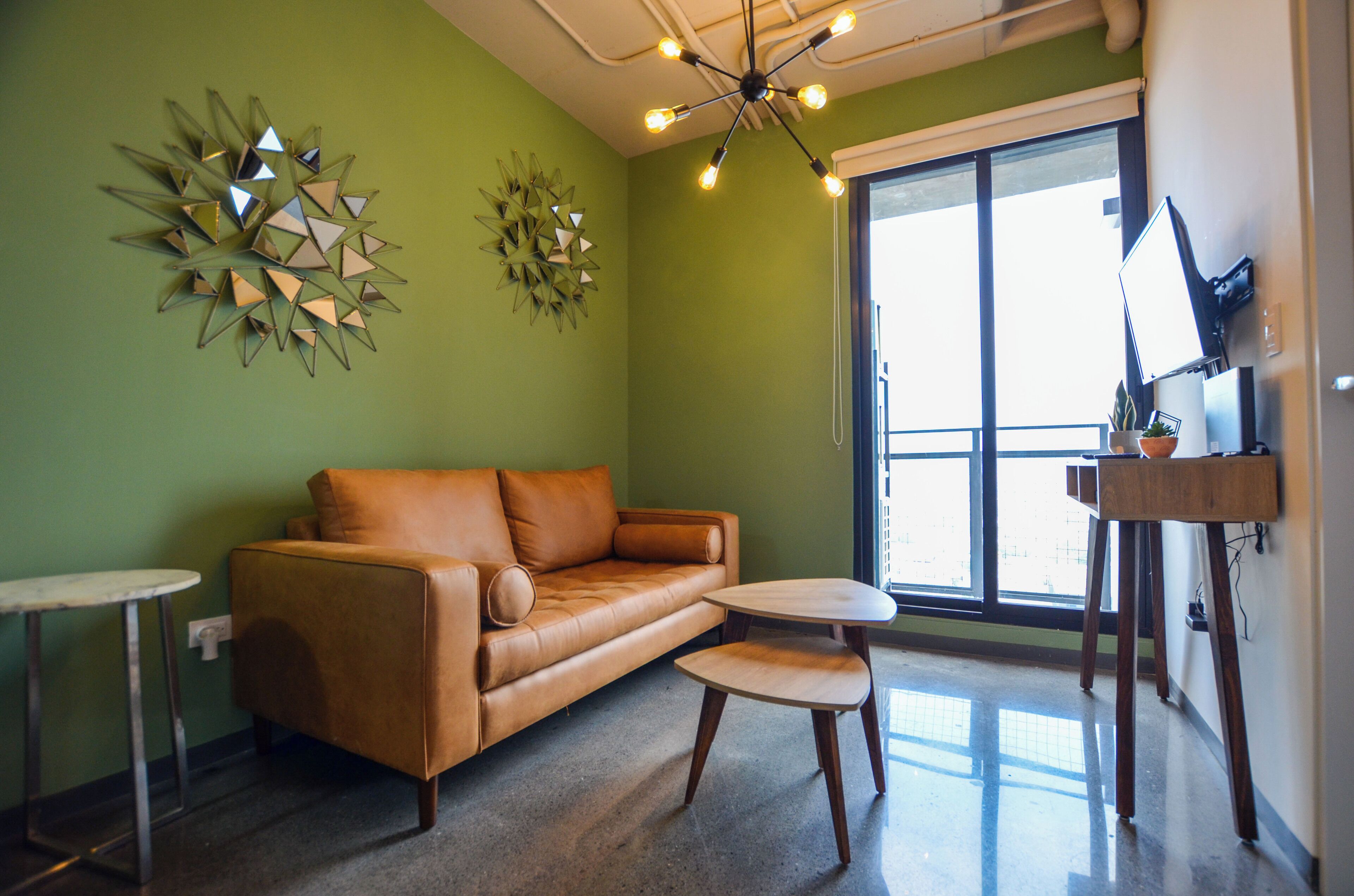 City Suite, Balcony, City View | Living area