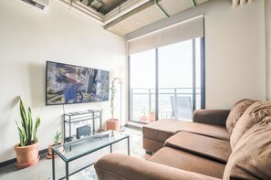 Junior Suite, Balcony, City View | Living area - KYO Constella (Monterrey)