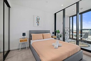 Room - Alfred Street Retreat | 2BR • Parking • Pool & Gym (Brisbane)