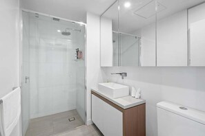 Bathroom - Alfred Street Retreat | 2BR • Parking • Pool & Gym (Brisbane)