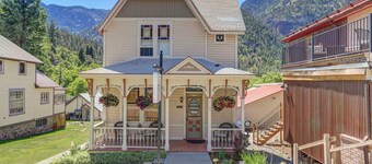 AlpLily Inn ~ Amphitheater Suite ~ 5 min walk to Ice Park Location ~ AC!