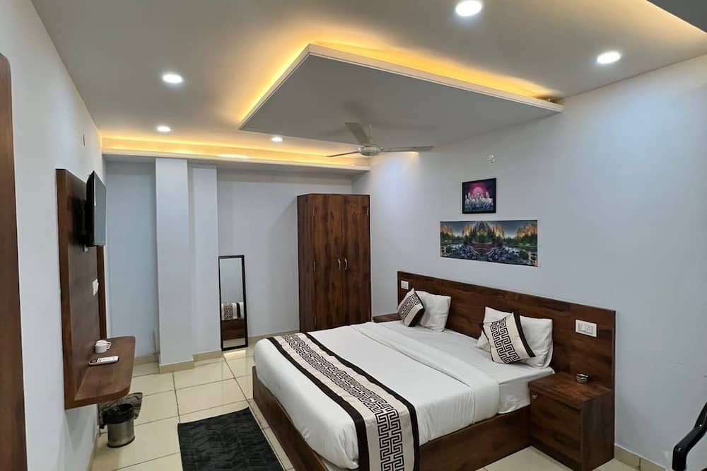 Hotel RK palace near airport