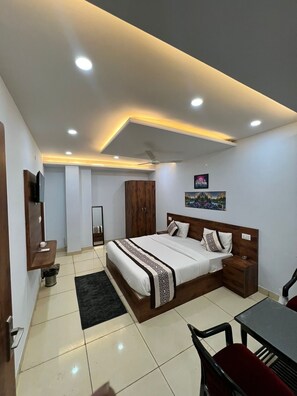 Zimmersafe, Schreibtisch, kostenloses WLAN