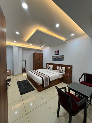 Zimmersafe, Schreibtisch, kostenloses WLAN