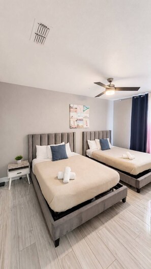3 bedrooms, iron/ironing board, travel cot, free WiFi - 4102-404 Retreat: Balcony, Resort Amenities & MORE (Orlando)