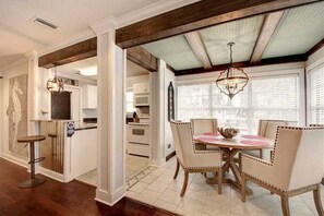 Dining - Island Square condo #808 (Saint Simons Island)