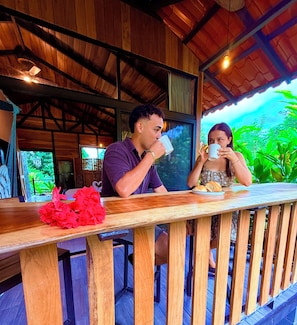 Outdoor dining - Green Forest Villas (La Fortuna)