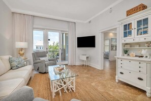 TV - One bedroom with Ocean views! (St. Simons Island)