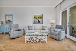 TV - One bedroom with Ocean views! (St. Simons Island)