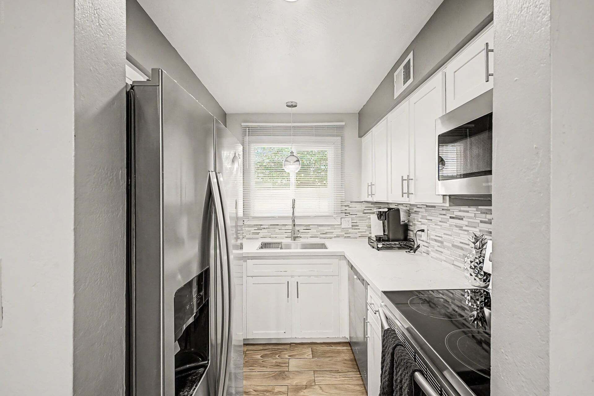 Refrigerador, microondas, horno, placa de cocina