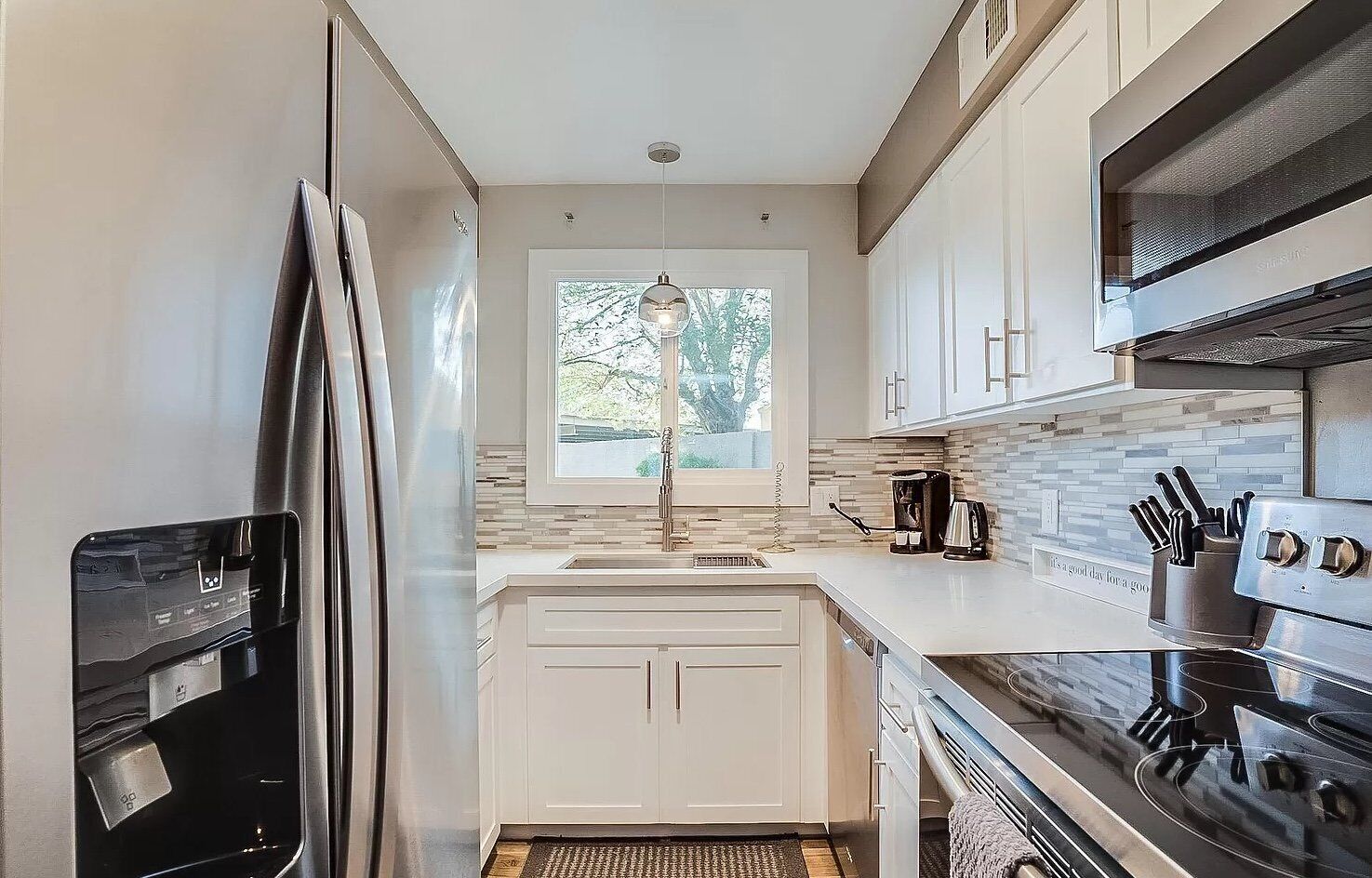 ثلاجة، ميكروويف، فرن، موقد طهي مسطح