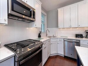Fridge, microwave, oven, stovetop - Beautiful 5BR Northend Home • Sleeps 12 • Private Decks & Close to Beach (Ocean City)
