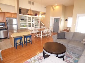 Smart TV - 4BR Retreat • Rooftop Deck • Walk to Beach & Boardwalk (Ocean City)
