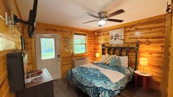 1 bedroom, iron/ironing board, WiFi (free), bed sheets