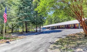 Property grounds - 10 on The Ridge, Pet Friendly, (Pigeon Forge)