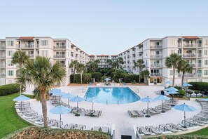 Pool - Oceanfront Condominium with Great Amenities. Loads of Family Fun! (St. Simons Island)
