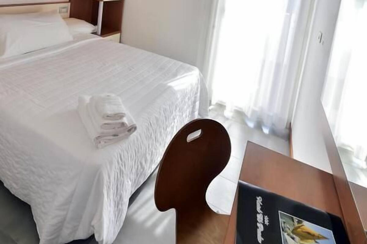 ห้องดับเบิลหรือทวิน, วิวสวน | ตู้นิรภัยในห้องพัก, โต๊ะทำงาน, ผ้าม่านกันแสง, Wi-Fi ฟรี
