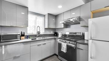 Microwave, oven, stovetop, dishwasher